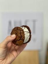 Load image into Gallery viewer, Stracciatella BROWNIE COOKIE SANDWICH
