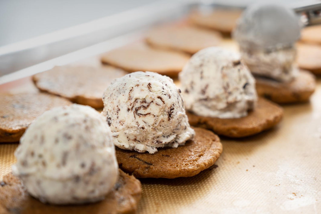 ICE CREAM COOKIE SANDWICH